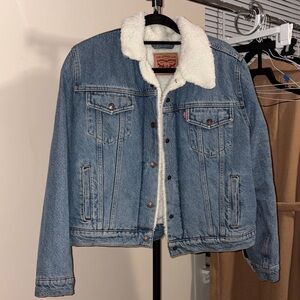 Levi's Classic Blue Denim Jacket with White Sherpa